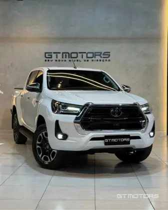 TOYOTA HILUX 2.8 D-4D TURBO DIESEL CD SRX 4X4 AUTOMÁTICO