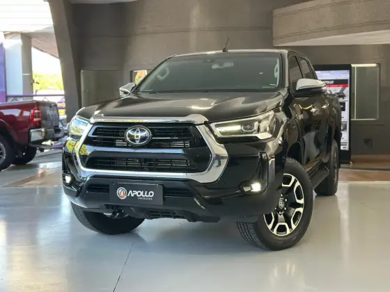 TOYOTA HILUX 2.8 D-4D TURBO DIESEL CD SRX 4X4 AUTOMÁTICO TOYOTA HILUX 2.8 D-4D TURBO DIESEL CD SRX 4X4 AUTOMÁTICO