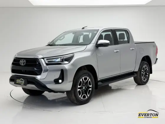 TOYOTA HILUX 2.8 D-4D TURBO DIESEL CD SRX 4X4 AUTOMÁTICO