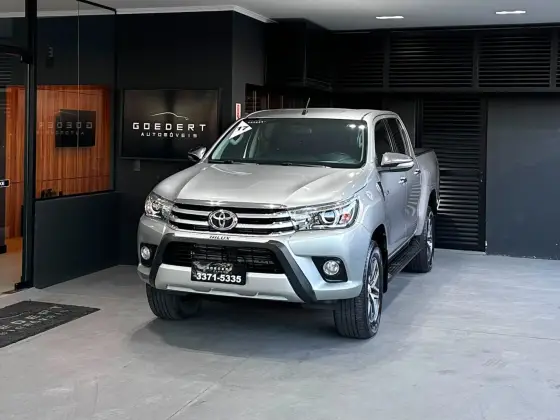 TOYOTA HILUX 2.8 SRX 4X4 CD 16V DIESEL 4P AUTOMÁTICO TOYOTA HILUX 2.8 SRX 4X4 CD 16V DIESEL 4P AUTOMÁTICO