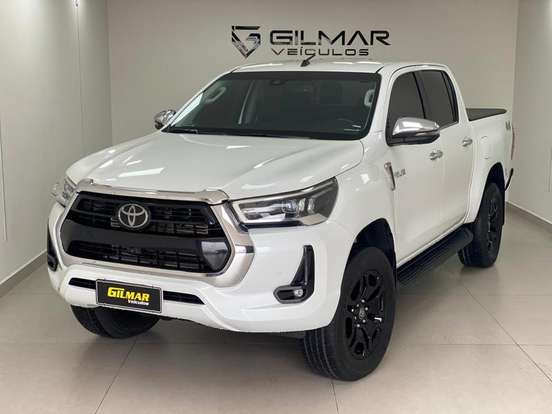 TOYOTA-HILUX-2.8 D-4D TURBO DIESEL CD SRX 4X4 AUTOMÁTICO TOYOTA-HILUX-2023