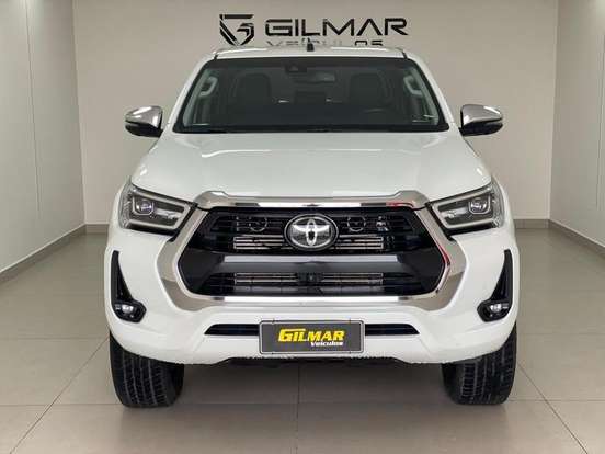 TOYOTA-HILUX-2023