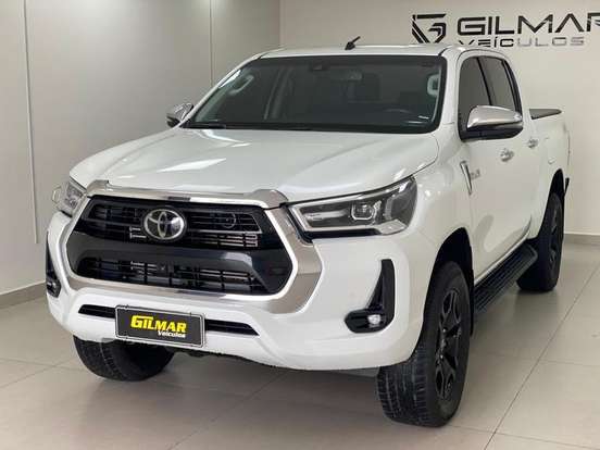 TOYOTA-HILUX-2023