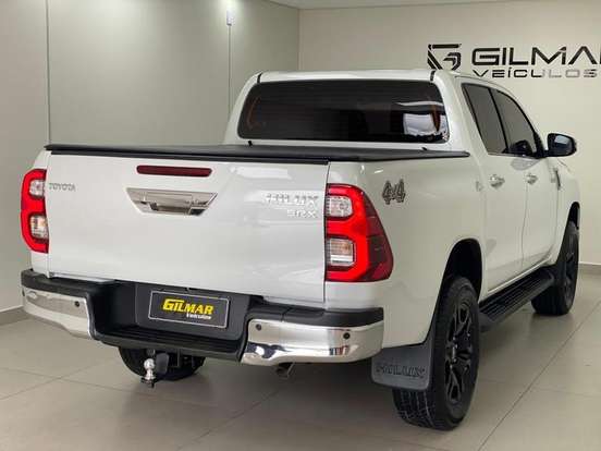 TOYOTA-HILUX-2023