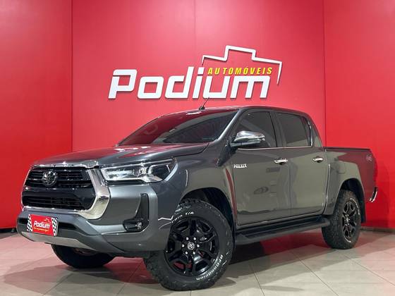 TOYOTA HILUX 2.8 D-4D TURBO DIESEL CD SRX 4X4 AUTOMÁTICO