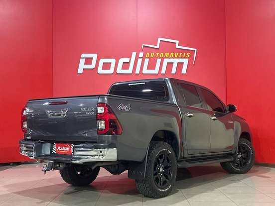 TOYOTA-HILUX-2.8 D-4D TURBO DIESEL CD SRX 4X4 AUTOMÁTICO TOYOTA-HILUX-2021