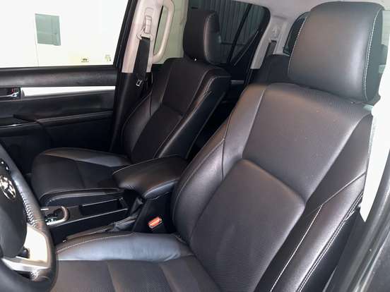 TOYOTA-HILUX-2.8 D-4D TURBO DIESEL CD SRX 4X4 AUTOMÁTICO TOYOTA-HILUX-2021