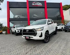 TOYOTA HILUX 2.8 D-4D TURBO DIESEL CS 4X4 MANUAL TOYOTA HILUX 2.8 D-4D TURBO DIESEL CS 4X4 MANUAL