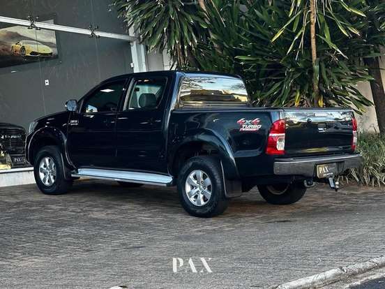 TOYOTA-HILUX-2014