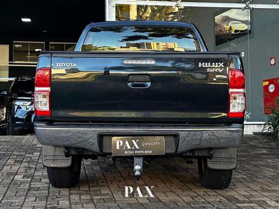 TOYOTA-HILUX-2014
