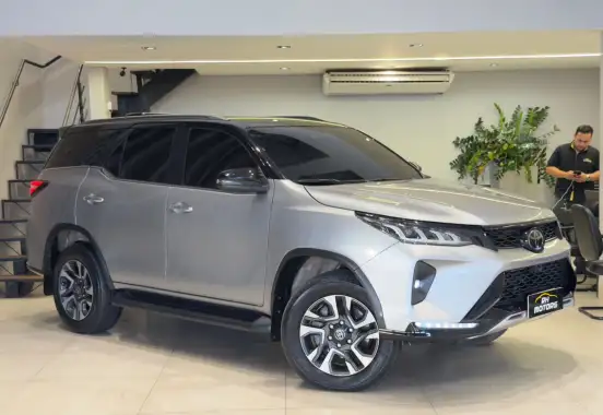 TOYOTA-HILUX SW4-2022