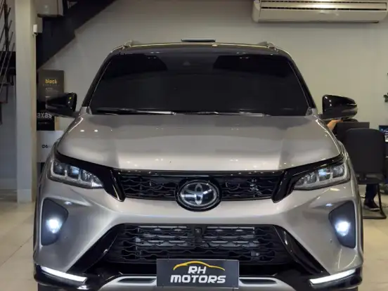 TOYOTA-HILUX SW4-2.8 D-4D TURBO DIESEL DIAMOND 7L 4X4 AUTOMÁTICO TOYOTA-HILUX SW4-2022
