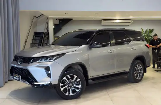 TOYOTA-HILUX SW4-2022