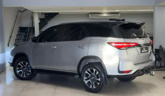 TOYOTA-HILUX SW4-2022