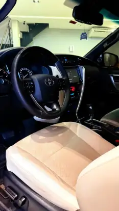 TOYOTA-HILUX SW4-2022