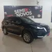 TOYOTA HILUX SW4 2.8 D-4D TURBO DIESEL SRX PLATINUM 7L 4X4 AUTOMÁTICO TOYOTA HILUX SW4 2.8 D-4D TURBO DIESEL SRX PLATINUM 7L 4X4 AUTOMÁTICO
