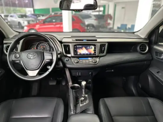 TOYOTA-RAV4-2014
