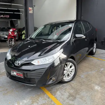 TOYOTA-YARIS-2018