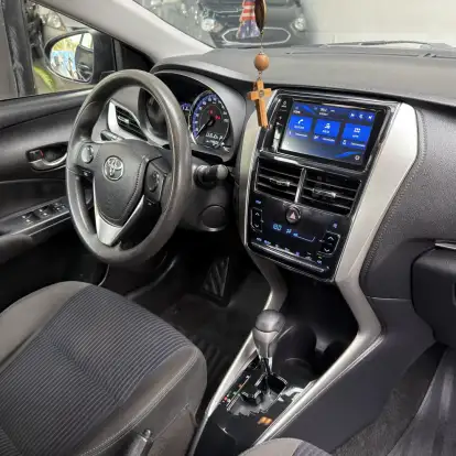 TOYOTA-YARIS-2018