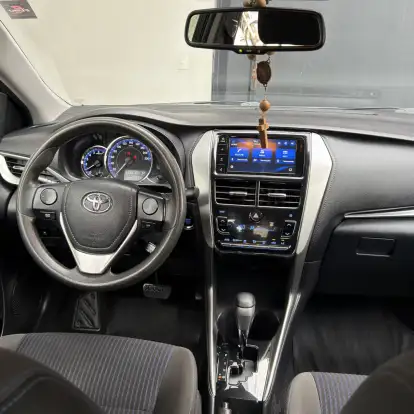 TOYOTA-YARIS-2018