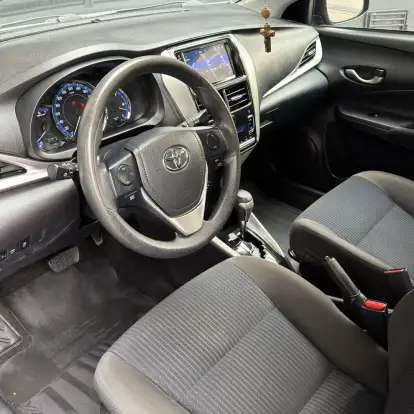 TOYOTA-YARIS-2018
