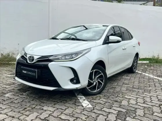 TOYOTA YARIS 1.5 16V FLEX SEDAN XLS CONNECT MULTIDRIVE TOYOTA YARIS 1.5 16V FLEX SEDAN XLS CONNECT MULTIDRIVE