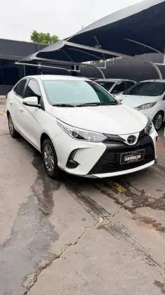TOYOTA YARIS 1.5 16V FLEX SEDAN XS CONNECT MULTIDRIVE TOYOTA YARIS 1.5 16V FLEX SEDAN XS CONNECT MULTIDRIVE