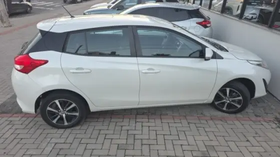TOYOTA YARIS 1.5 16V FLEX XS MULTIDRIVE TOYOTA YARIS 1.5 16V FLEX XS MULTIDRIVE