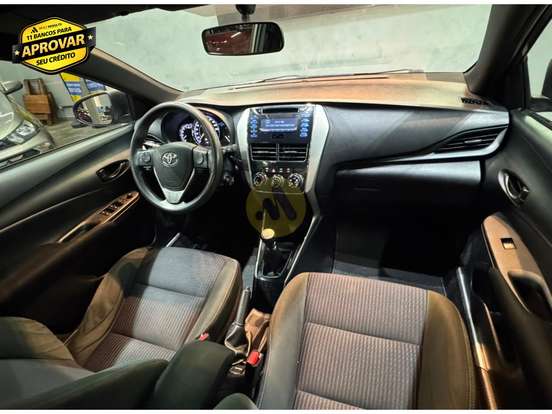 TOYOTA-YARIS-2019