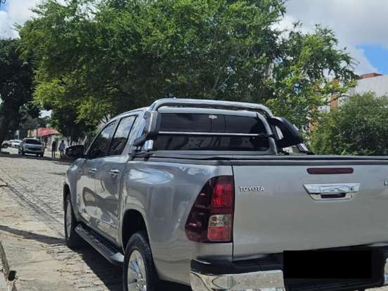 TOYOTA-HILUX-2.7 SR 4X2 CD 16V FLEX 4P MANUAL TOYOTA-HILUX-2017
