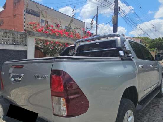 TOYOTA-HILUX-2.7 SR 4X2 CD 16V FLEX 4P MANUAL TOYOTA-HILUX-2017