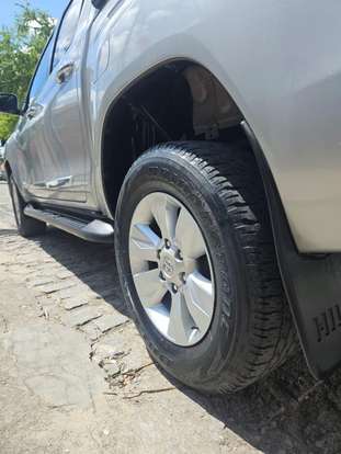 TOYOTA-HILUX-2017