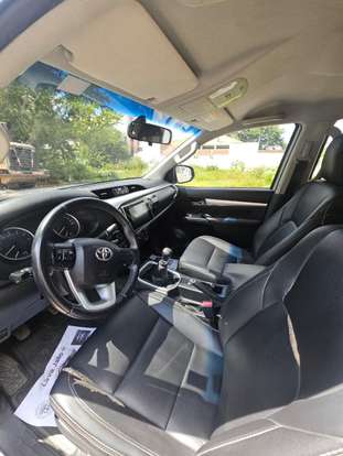TOYOTA-HILUX-2017