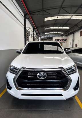TOYOTA-HILUX-2024