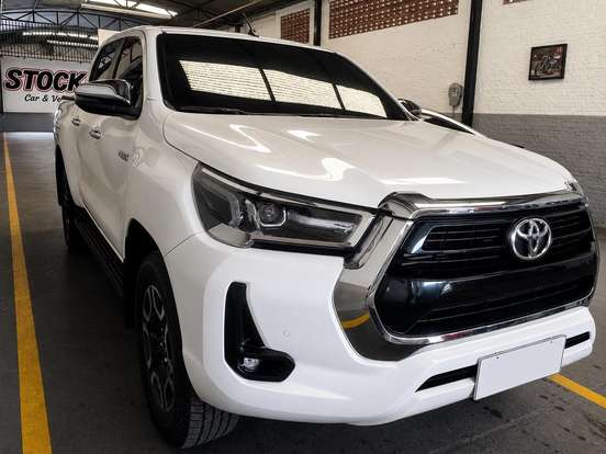 TOYOTA-HILUX-2.8 D-4D TURBO DIESEL CD SRV 4X4 AUTOMÁTICO TOYOTA-HILUX-2024