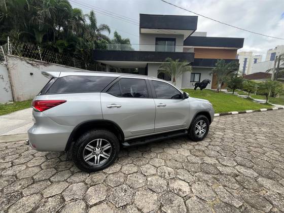 TOYOTA HILUX SW4 2.7 SRV 7 LUGARES 4X2 16V FLEX 4P AUTOMÁTICO