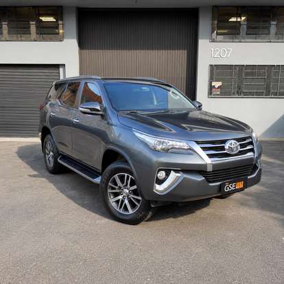 TOYOTA-HILUX SW4-2016