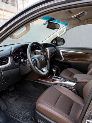 TOYOTA-HILUX SW4-2016