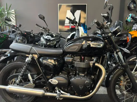 TRIUMPH BONNEVILLE T100 900 