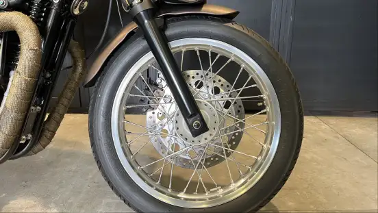 TRIUMPH-THRUXTON-2014