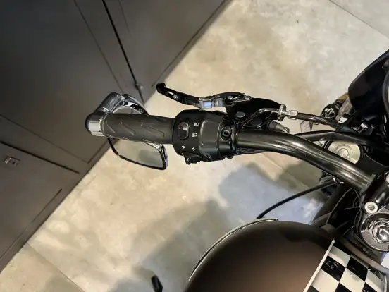 TRIUMPH-THRUXTON-2014