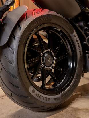 TRIUMPH-ROCKET III STORM R-2025