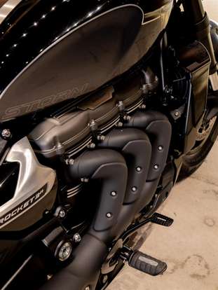TRIUMPH-ROCKET III STORM R-2025