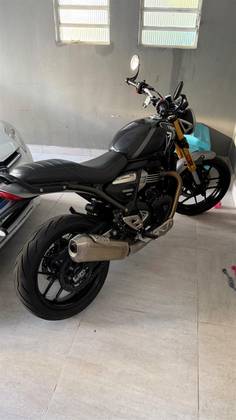 TRIUMPH SPEED 400 