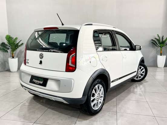 VOLKSWAGEN-CROSS UP-1.0 MPI 12V FLEX 4P MANUAL VOLKSWAGEN-CROSS UP-2015