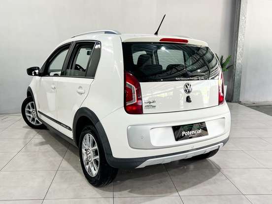 VOLKSWAGEN-CROSS UP-1.0 MPI 12V FLEX 4P MANUAL VOLKSWAGEN-CROSS UP-2015