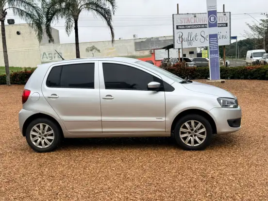 VOLKSWAGEN-FOX-2011