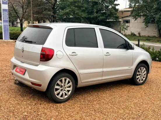 VOLKSWAGEN-FOX-2011