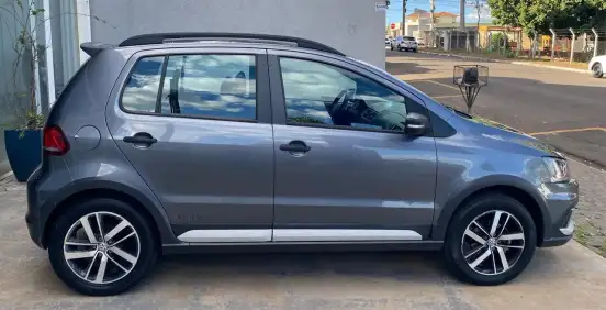 VOLKSWAGEN-FOX-2021