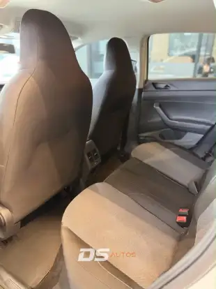 VOLKSWAGEN-POLO-2024